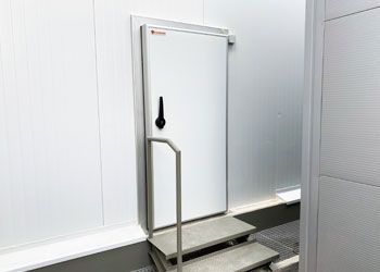 Porta a battente per celle