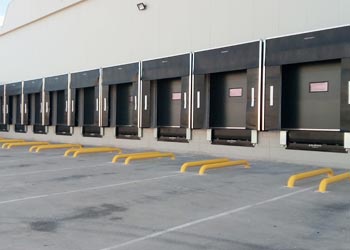 Portale di carico retrattili all'esterno