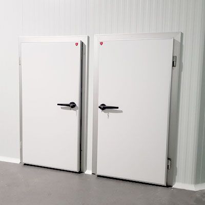 Porte pivotanti per celle frigorifere
